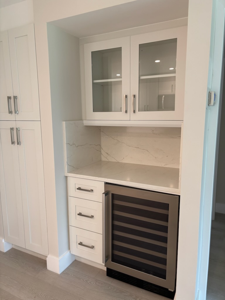 Shutter with arch top design