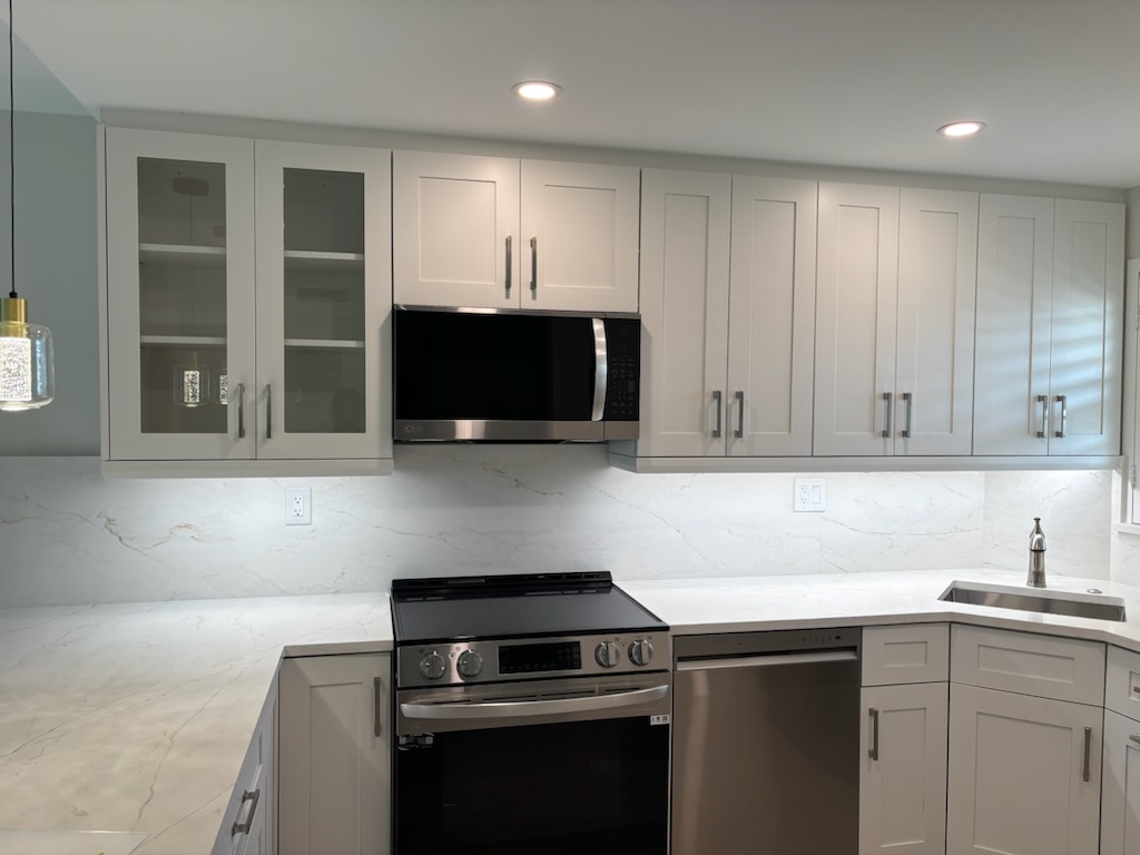 Shutter with arch top design