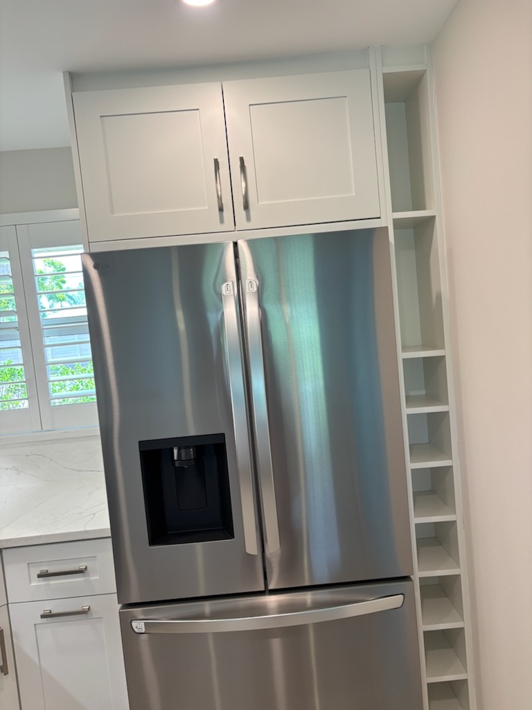 Shutter with arch top design