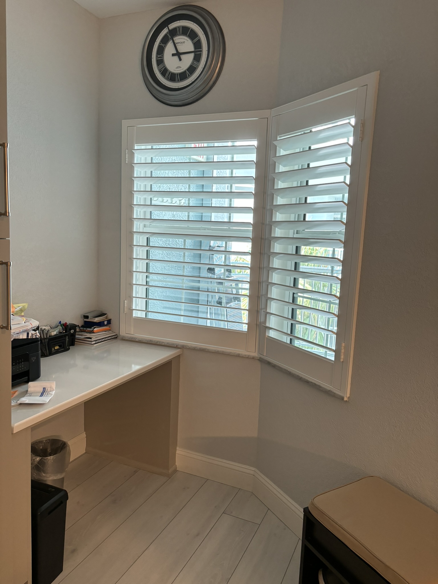 Shutter with arch top design